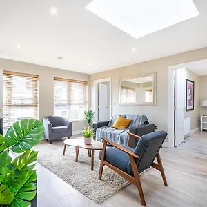 Pass The Keys Stunning 2br Apt In Fab Location With Top Amenities Belfast
