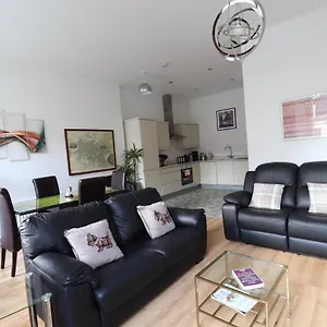 Modern 2bed 2bath Flat Near Princes Street Apartment