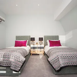 ※ Spacious Georgian Coach House & With Parking Bath